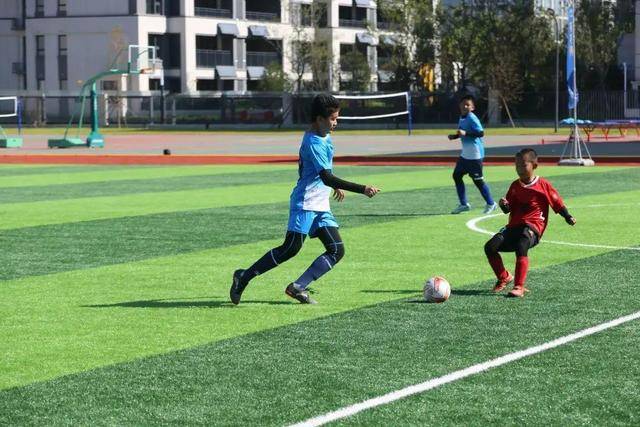 打进2球助攻1次 那不勒斯中场获评欧足联全场最佳